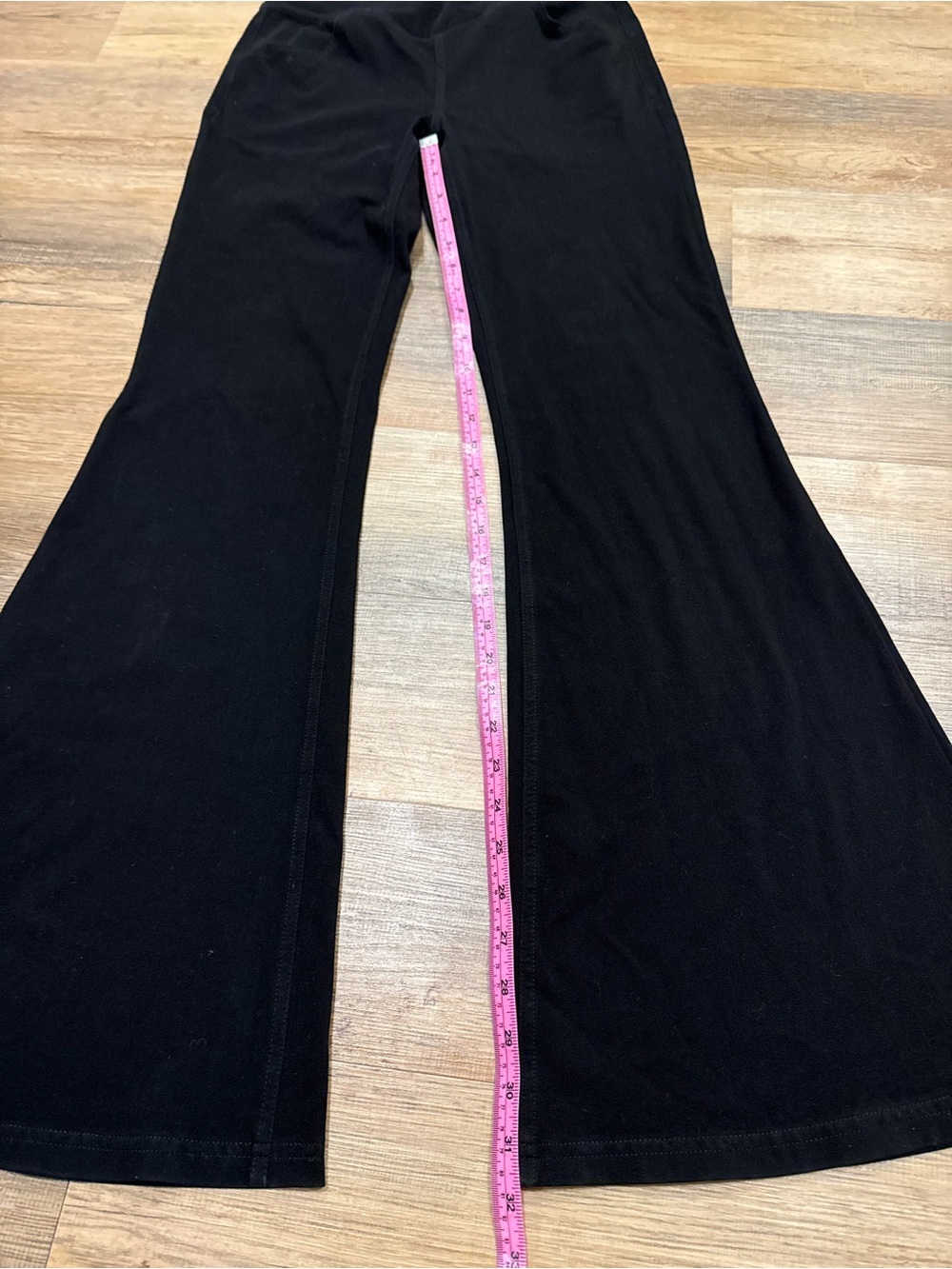 Halara Black Crossover Flare Leggings V Waist Yoga Pants Pockets XS S - Picture 5 of 5